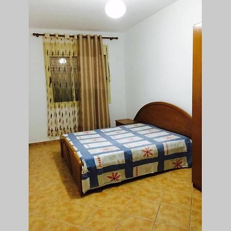 Ari'S Apartment Вльора Екстер'єр фото
